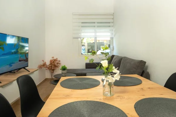 Shtepi ne shitje Apartament ne Durres, 1+1, Mobilimi E mobiluar, Pagesa 110,000  Euro.