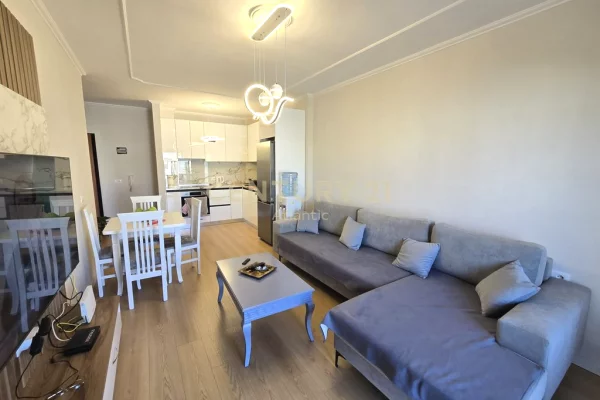 Shtepi ne shitje Apartament ne Durres, 1+1, Mobilimi E mobiluar, Pagesa 137,000  Euro.