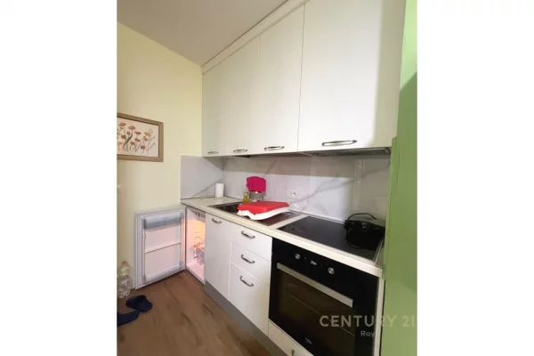 Shtepi ne shitje Apartament ne Durres, 1+1, Mobilimi E mobiluar, Pagesa 105,000  Euro.