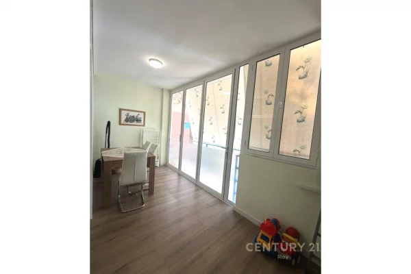 Shtepi ne shitje Apartament ne Durres, 1+1, Mobilimi E mobiluar, Pagesa 105,000  Euro.