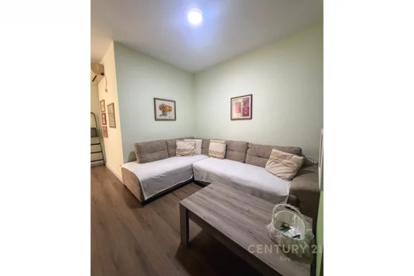 Shtepi ne shitje Apartament ne Durres, 1+1, Mobilimi E mobiluar, Pagesa 105,000  Euro.