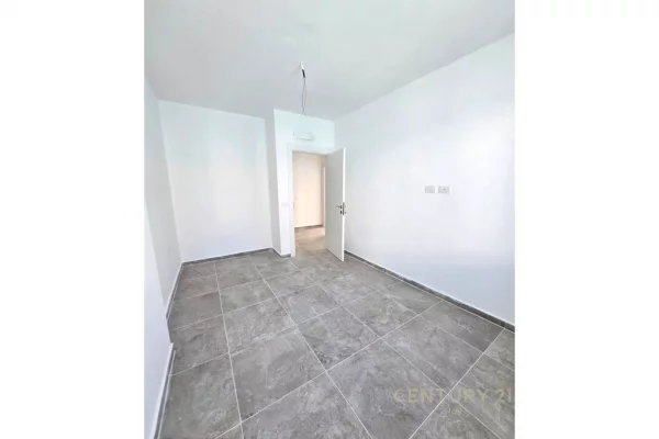 Shtepi ne shitje Apartament ne Durres, 2+1, Mobilimi Bosh, pa mobiluar, Pagesa 103,680  Euro.