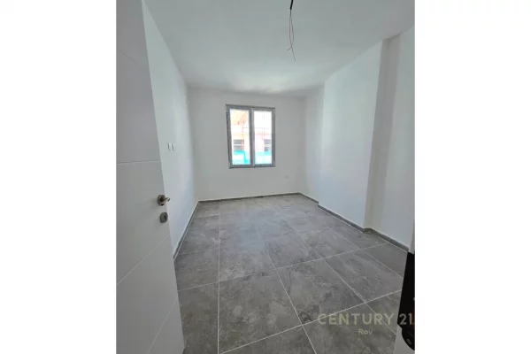 Shtepi ne shitje Apartament ne Durres, 2+1, Mobilimi Bosh, pa mobiluar, Pagesa 103,680  Euro.