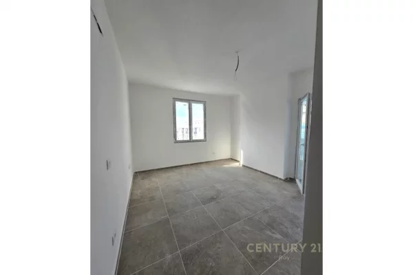 Shtepi ne shitje Apartament ne Durres, 2+1, Mobilimi Bosh, pa mobiluar, Pagesa 103,680  Euro.