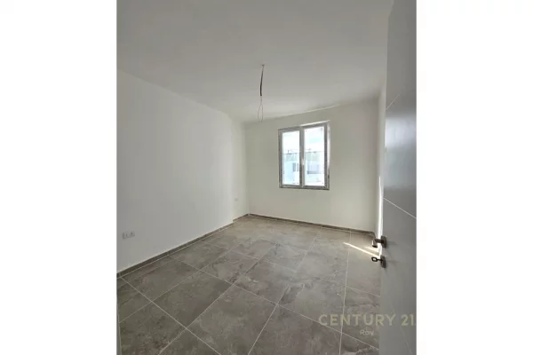 Shtepi ne shitje Apartament ne Durres, 2+1, Mobilimi Bosh, pa mobiluar, Pagesa 103,680  Euro.
