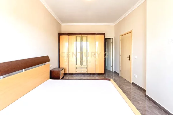Shtepi ne shitje Apartament ne Durres, 2+1, Mobilimi Pjeserisht e mobiluar, Pagesa 185,968  Euro.