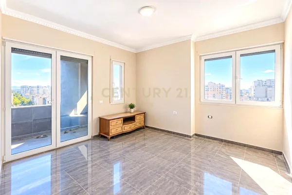 Shtepi ne shitje Apartament ne Durres, 2+1, Mobilimi Pjeserisht e mobiluar, Pagesa 185,968  Euro.