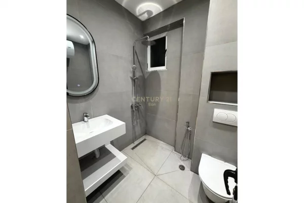 Shtepi ne shitje Apartament ne Durres, 1+1, Mobilimi E mobiluar, Pagesa 100,000  Euro.
