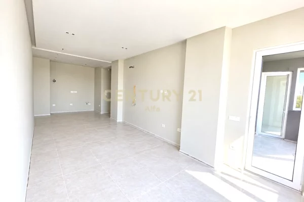 Shtepi ne shitje Apartament ne Durres, 2+1, Mobilimi Bosh, pa mobiluar, Pagesa 235,000  Euro.