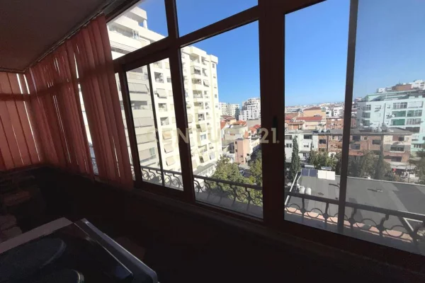 Shtepi ne shitje Apartament ne Durres, 3+1, Mobilimi Pjeserisht e mobiluar, Pagesa 270,000  Euro.