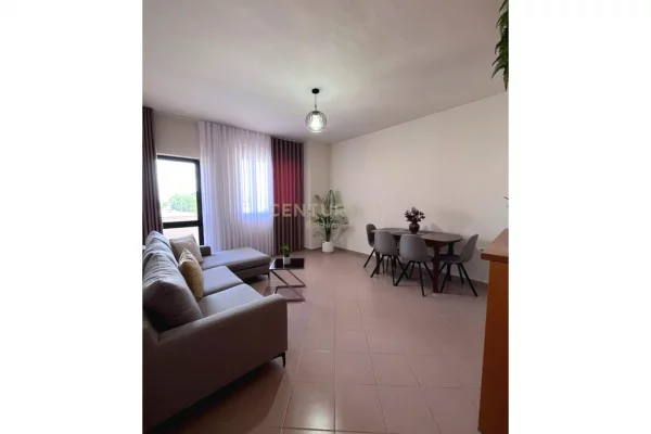 Shitet Apartament 2+1+2 në Plazh, Rrota e Kuqe