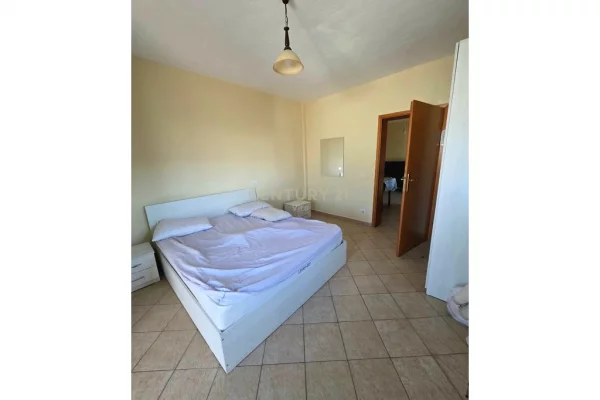 Shtepi ne shitje Apartament ne Durres, 2+1, Mobilimi Pjeserisht e mobiluar, Pagesa 190,000  Euro.