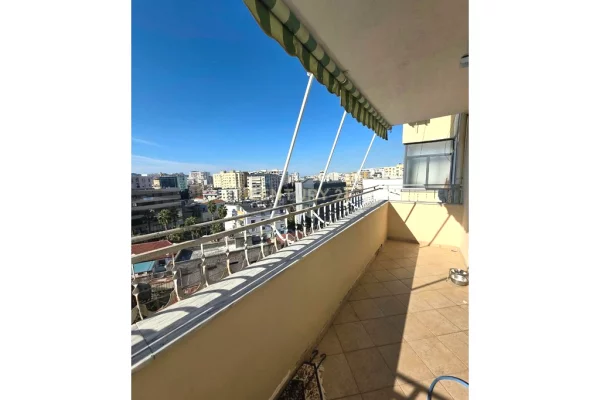 Apartament 2+1 për Shitje në Qendër të Durrësit