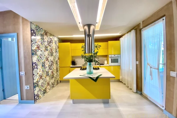Shtepi ne shitje Vila Luksoze ne Durres, 3+1, Mobilimi E mobiluar, Pagesa 568,500  Euro.