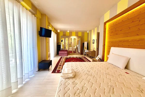 Shtepi ne shitje Vila Luksoze ne Durres, 3+1, Mobilimi E mobiluar, Pagesa 568,500  Euro.