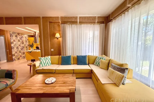 Shtepi ne shitje Vila Luksoze ne Durres, 3+1, Mobilimi E mobiluar, Pagesa 568,500  Euro.