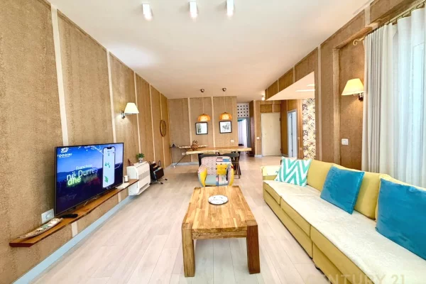 Shtepi ne shitje Vila Luksoze ne Durres, 3+1, Mobilimi E mobiluar, Pagesa 568,500  Euro.