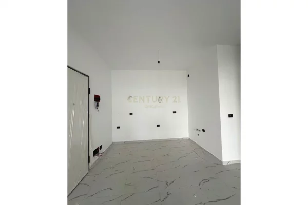 Shtepi ne shitje Apartament ne Durres, 1+1, Mobilimi Bosh, pa mobiluar, Pagesa 147,000  Euro.