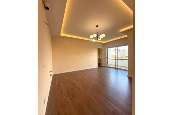 Shtepi ne shitje Apartament ne Durres, 2+1, Mobilimi Bosh, pa mobiluar, Pagesa 138,000  Euro.