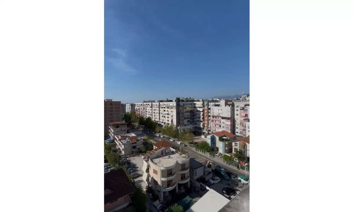 Shtepi ne shitje Apartament ne Tirane, 2+1, Mobilimi Bosh, pa mobiluar, Pagesa 130,000  Euro.