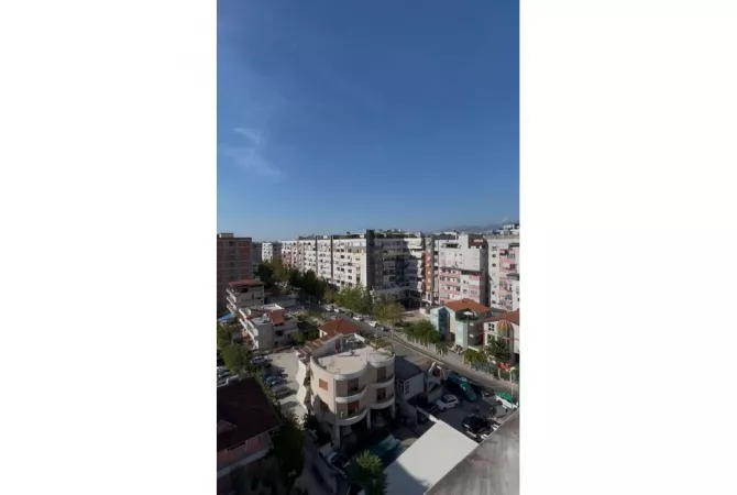 Shitet apartament prane rrethit Astir