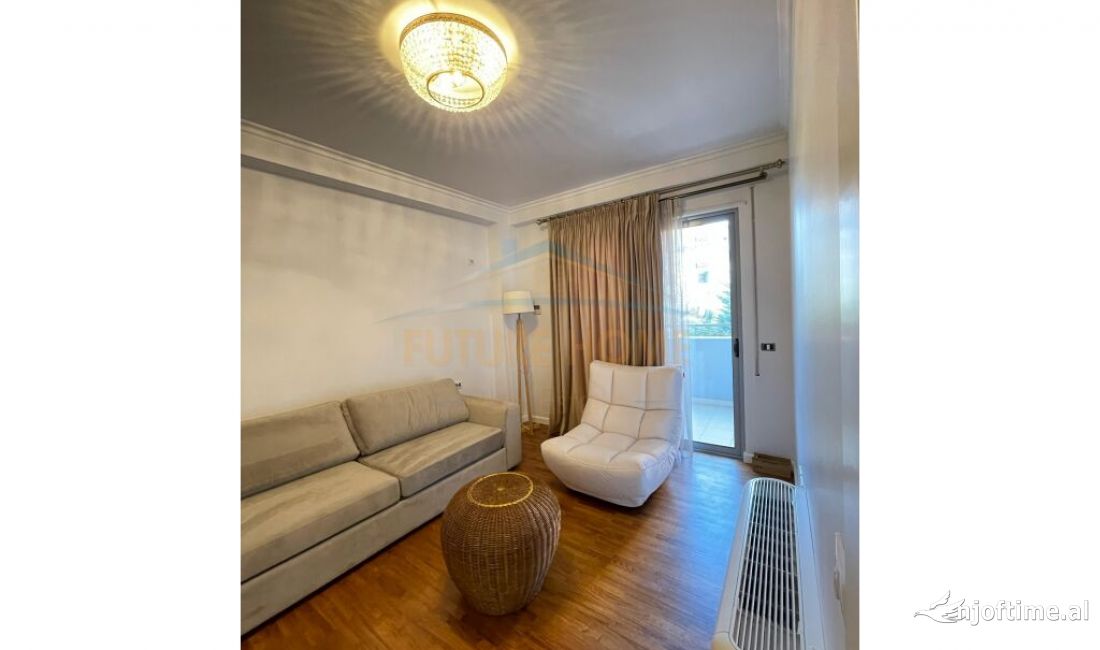 Shtepi ne shitje Apartament ne Tirane, 2+1, Mobilimi E mobiluar, Pagesa 250,000  Euro.