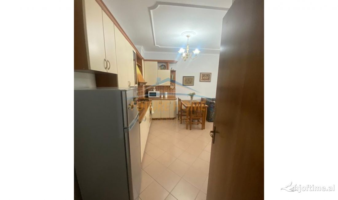 Shtepi ne shitje Apartament ne Tirane, 1+1, Mobilimi E mobiluar, Pagesa 160,000  Euro.