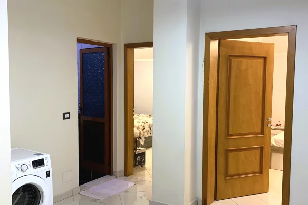Shtepi me qera Shtepi Private ne Tirane, 2+1, Mobilimi E mobiluar, Pagesa 55,000  Leke.
