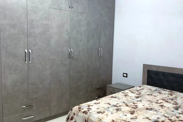 Shtepi me qera Shtepi Private ne Tirane, 2+1, Mobilimi E mobiluar, Pagesa 55,000  Leke.