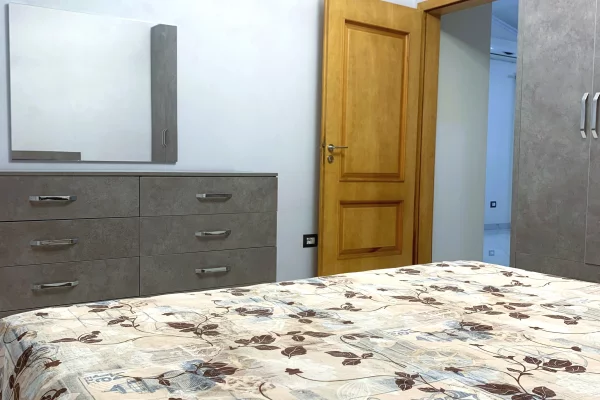 Shtepi me qera Shtepi Private ne Tirane, 2+1, Mobilimi E mobiluar, Pagesa 55,000  Leke.