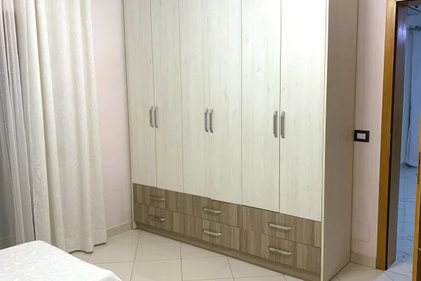 Shtepi me qera Shtepi Private ne Tirane, 2+1, Mobilimi E mobiluar, Pagesa 55,000  Leke.