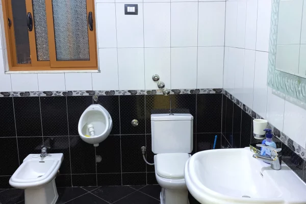 Shtepi me qera Shtepi Private ne Tirane, 2+1, Mobilimi E mobiluar, Pagesa 55,000  Leke.