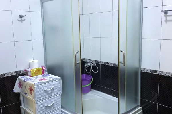 Shtepi me qera Shtepi Private ne Tirane, 2+1, Mobilimi E mobiluar, Pagesa 55,000  Leke.