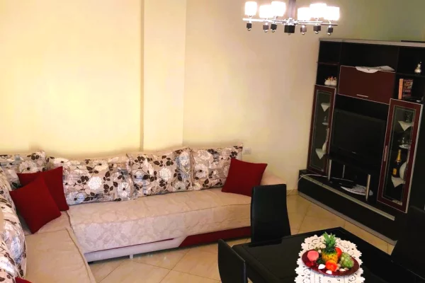 Shtepi me qera Apartament ne Vlore, 1+1, Mobilimi E mobiluar, Pagesa 40,000  Leke.