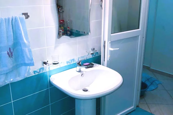 Shtepi me qera Apartament ne Vlore, 1+1, Mobilimi E mobiluar, Pagesa 40,000  Leke.