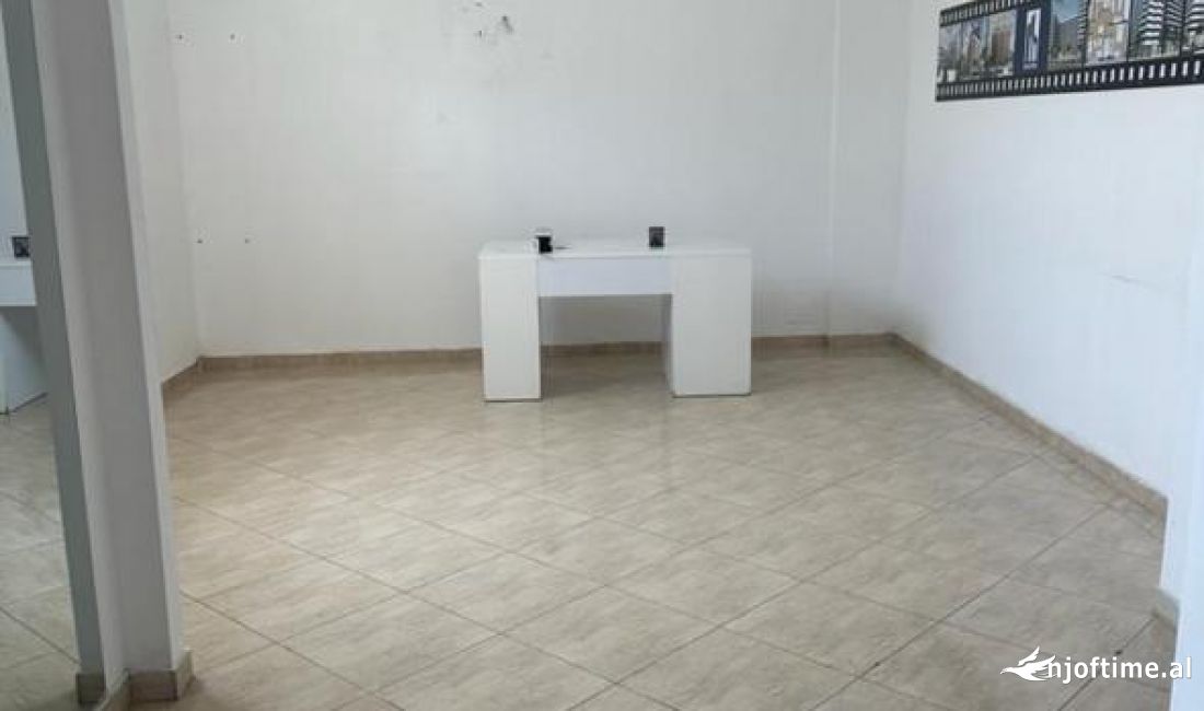 Jepet ambjenti me qera- RR LORD BAJRON, NGJITUR ME GJYKATEN ADMINISTRATIVE