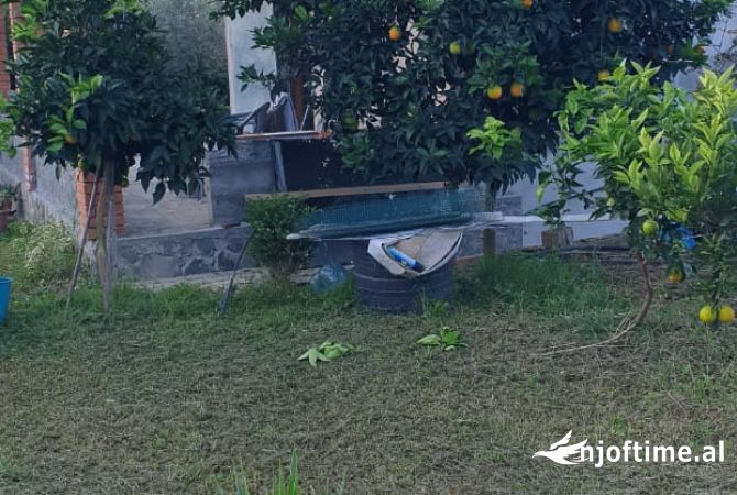 Ambiente Commerciale in Vendita 2+1 a Elbasan - 150,000 Euro