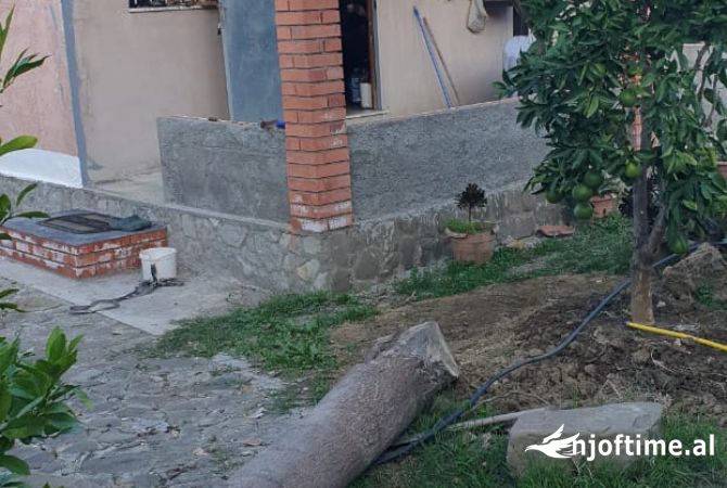 Ambiente Commerciale in Vendita 2+1 a Elbasan - 150,000 Euro