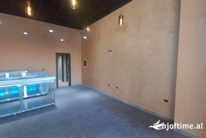 Ambient biznesi me qira afer spitalit Amerikan 2