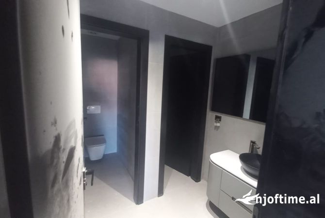 Ambient biznesi me qira afer spitalit Amerikan 2