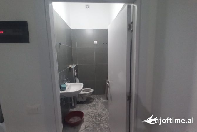 📍📍 Ambient biznesi me qira te Farmacia 10 📍📍