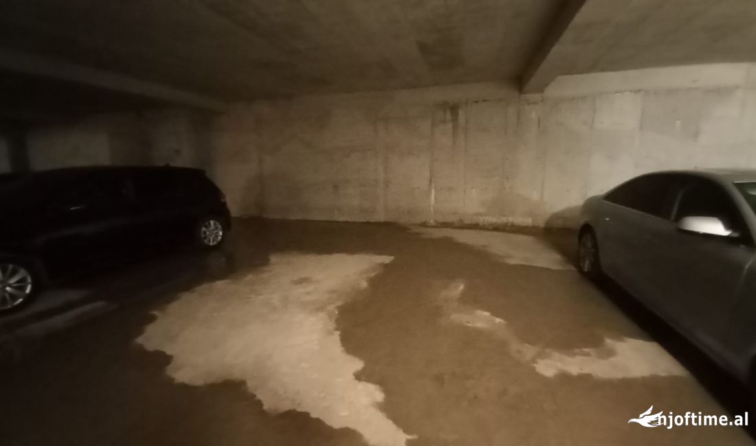 🚙🚙 Shitet post PARKIMI ne rrugen 5 Maji 🚙🚙