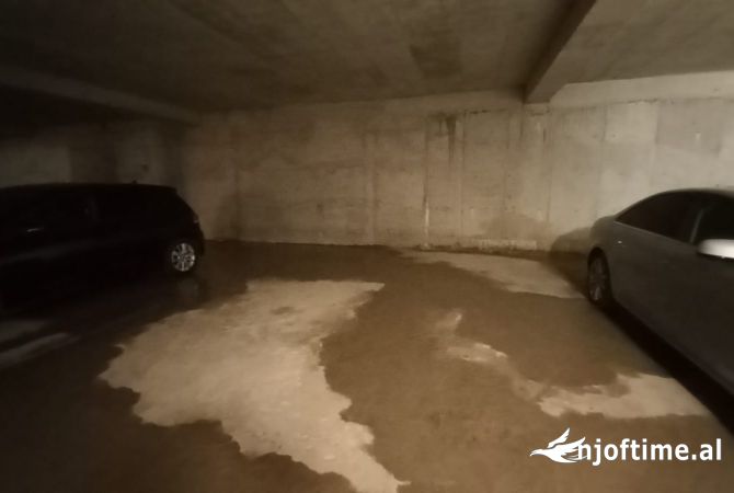 Business Property in Sale 4+1 in Tirana - 16,000 Euro