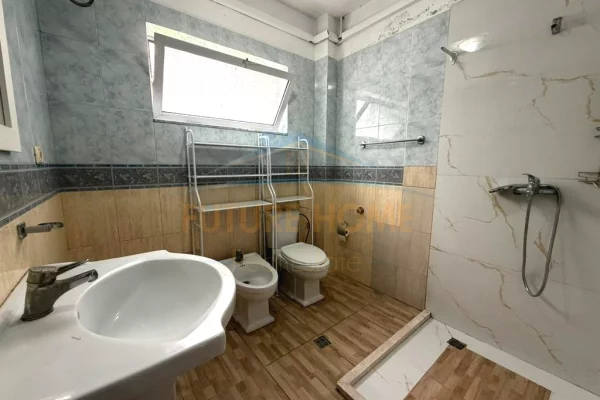 Shtepi me qera Apartament ne Tirane, 2+1, Mobilimi E mobiluar, Pagesa 600  Euro.