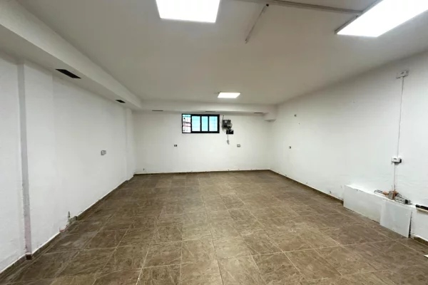 Qera, Ambjent biznesi , Tirane.