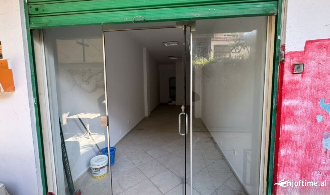 AMBIENT KOMERCIAL NE SHITJE !!!! 38,000 Euro