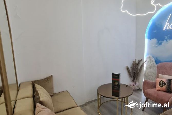 Ambiente Commerciale in Affitto 3+1 a Tirana - 1,300 Euro