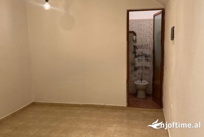 Business Property in Sale 1+1 in Tirana - 330 Euro