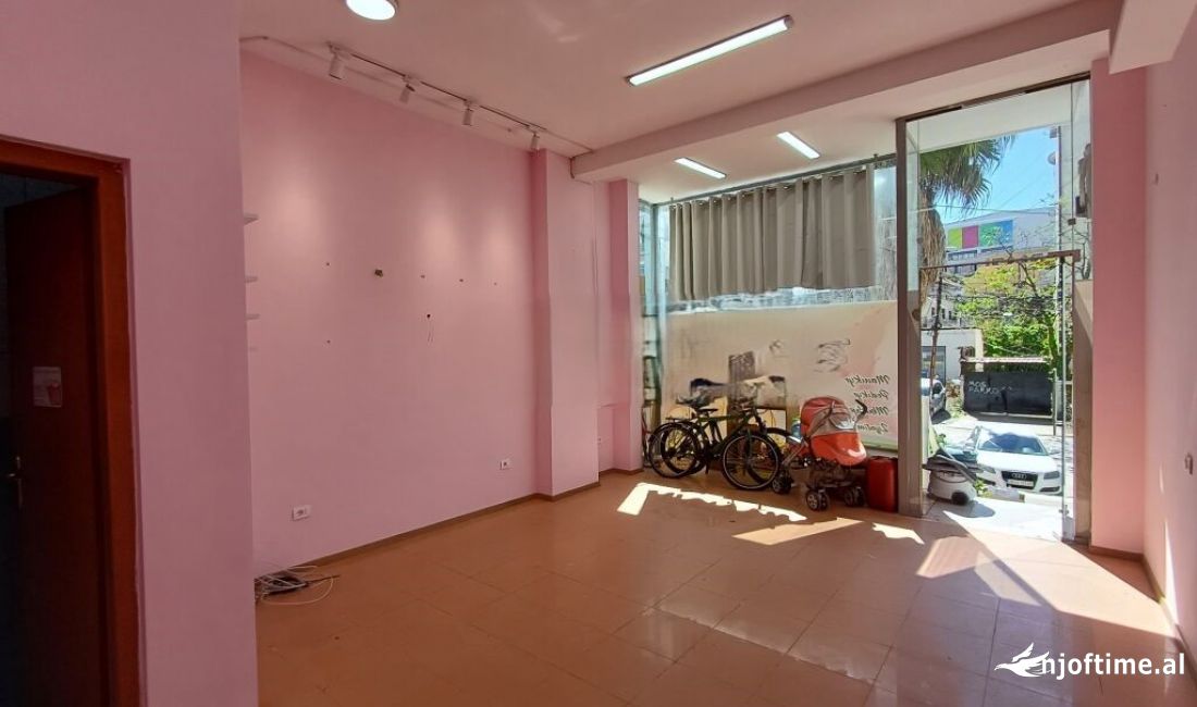 JEPET ME QIRA AMBIENT BIZNESI PRANE "TREGUT ELEKTRIK"!! 300 Euro /Muaj