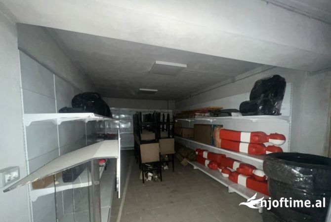 Business Property in Sale 4+1 in Tirana - 28,000 Euro